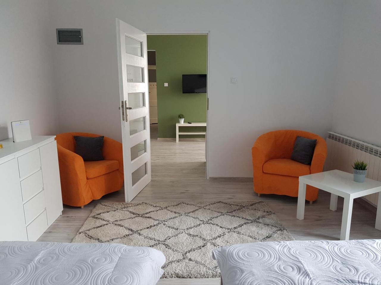 צ'סטוצ'ובה Pod Jasna Gora Apartament 23 מראה חיצוני תמונה
